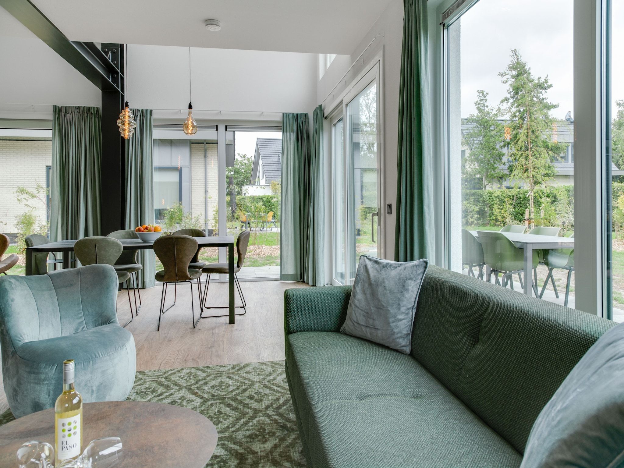 De woonkamer van De Koog nr 1 - 6 pers woning de luxe in De Koog Texel