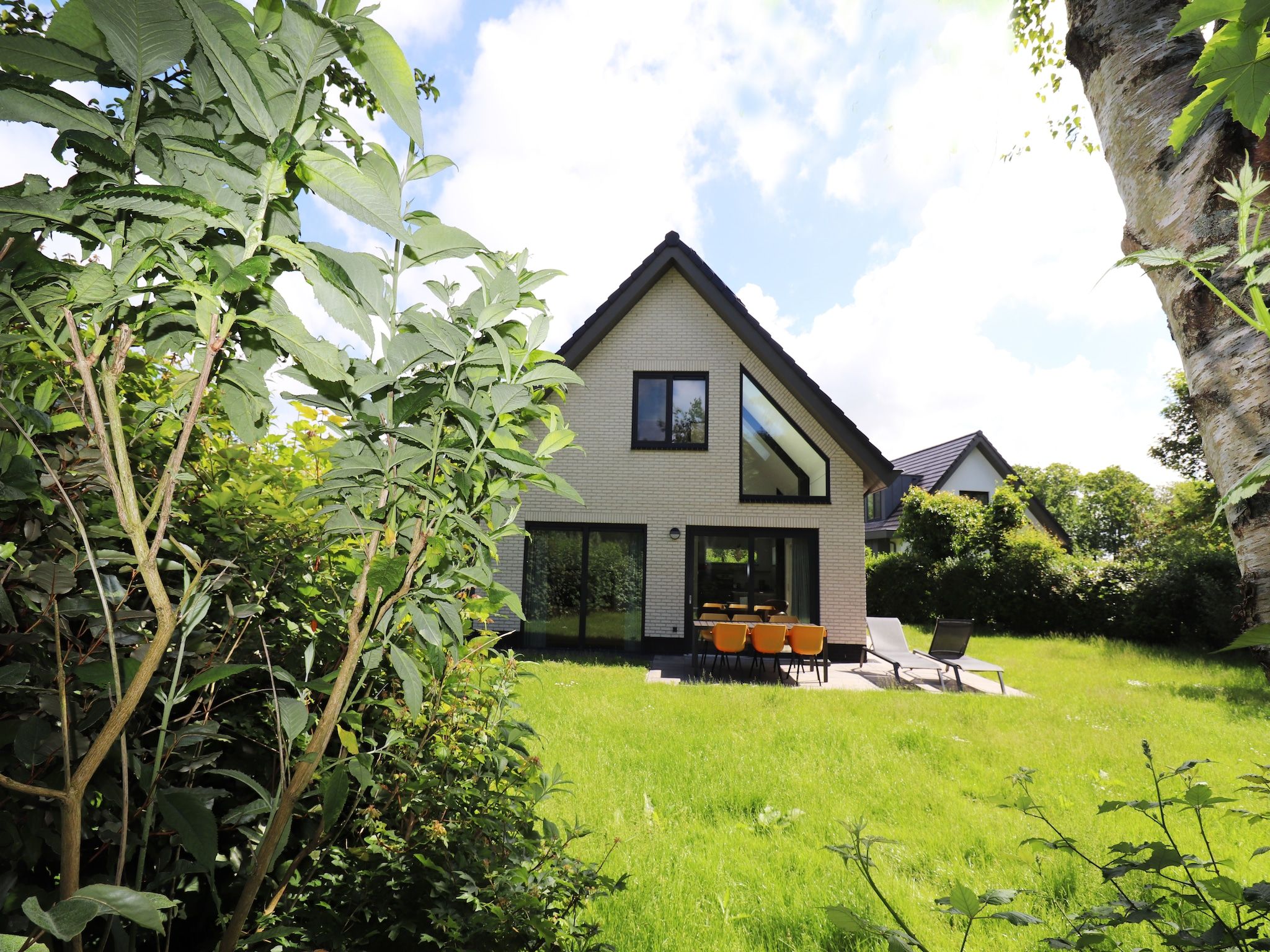 De buitenkant van De Koog nr 1 - 6 pers woning de luxe in De Koog Texel