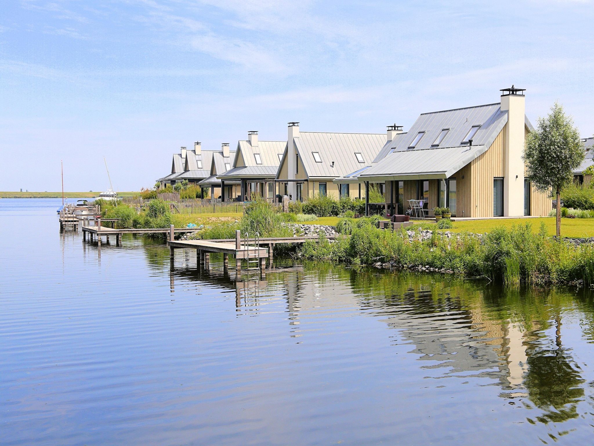 Het uitzicht vanaf Resort Waterrijk Oesterdam 11 in Tholen