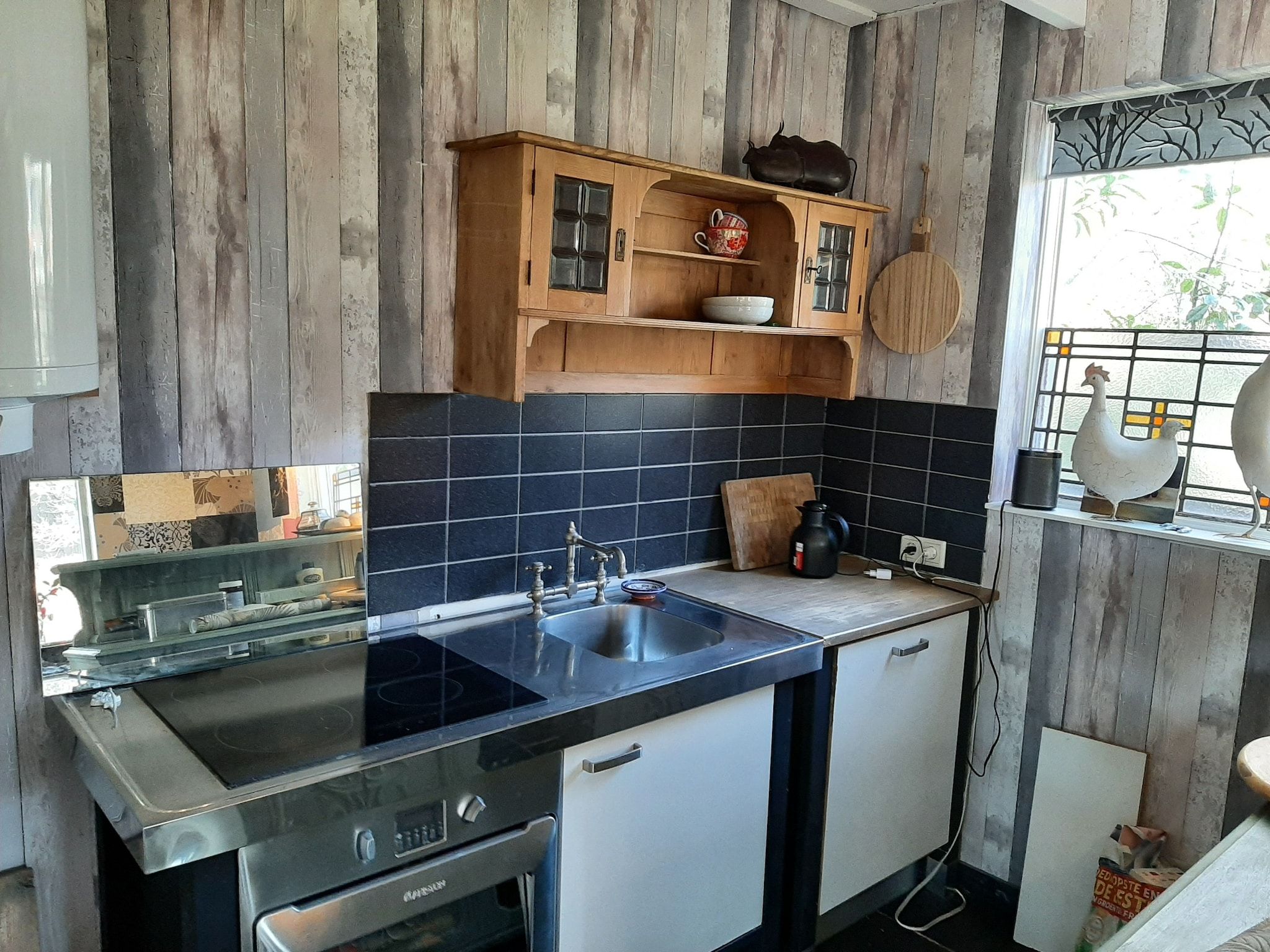 De keuken van Vakantiehuis 'Het Atelier' in Sleen