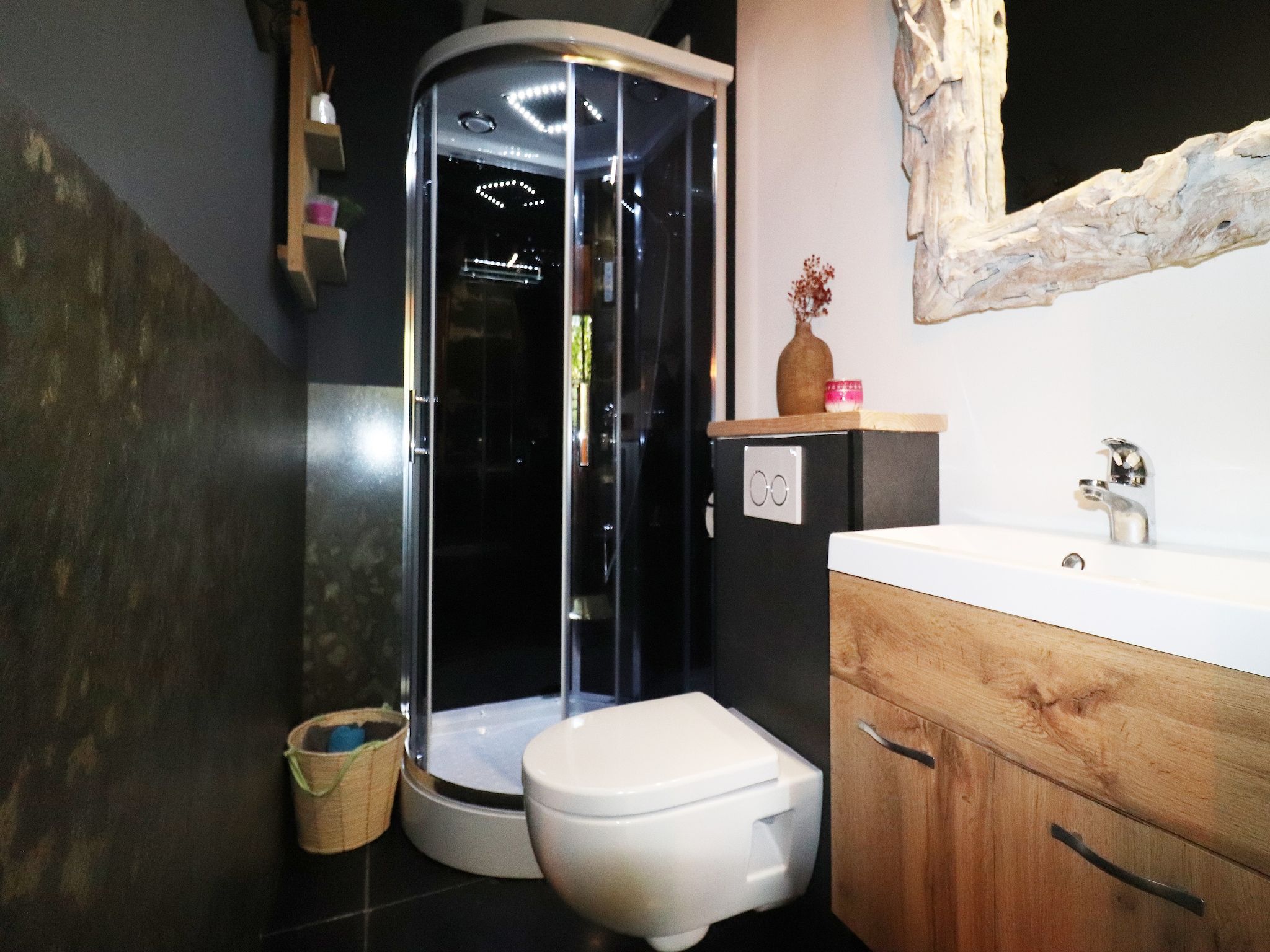 De badkamer van Vakantiehuis 'Het Atelier' in Sleen