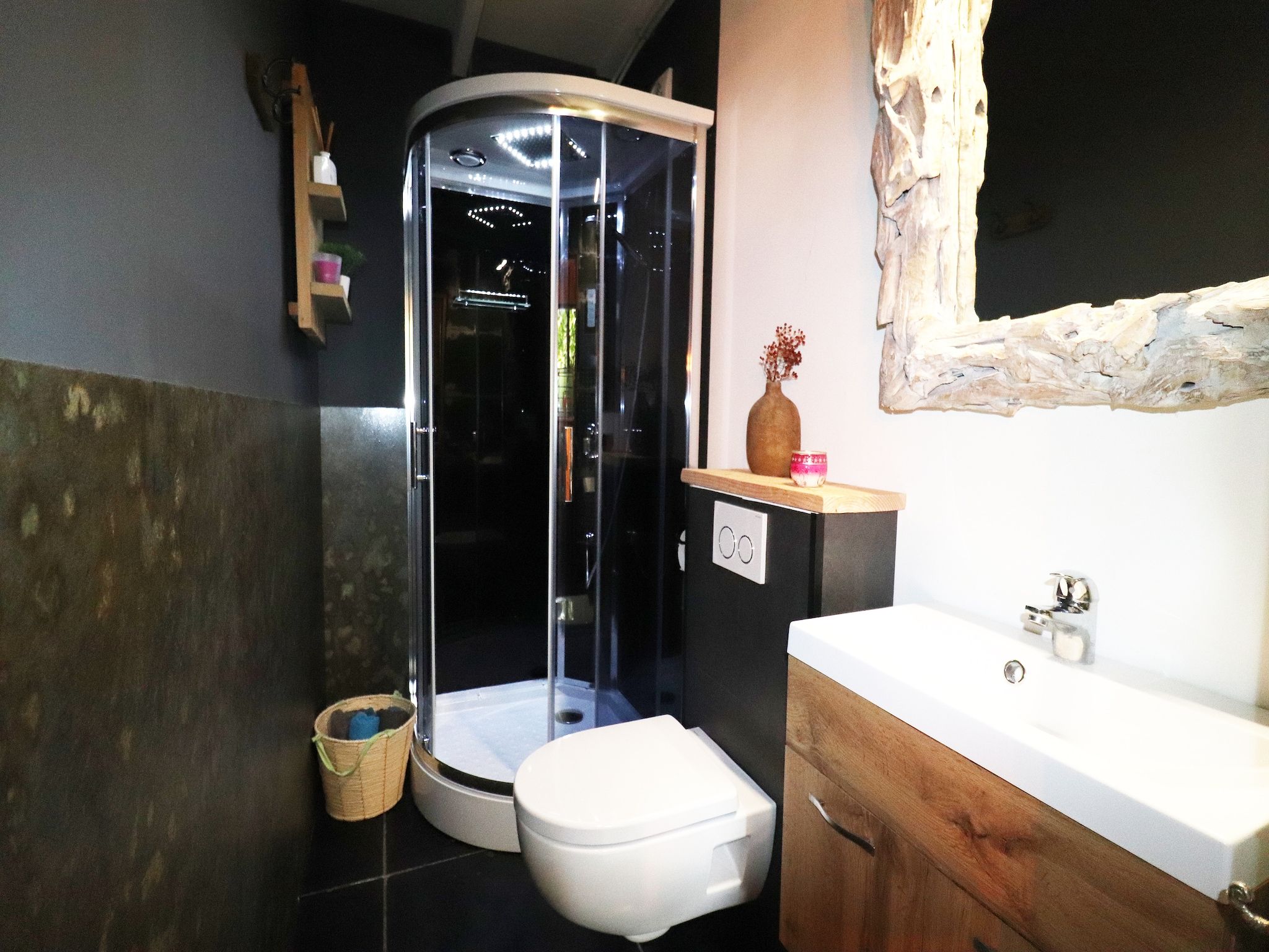 De badkamer van Vakantiehuis 'Het Atelier' in Sleen