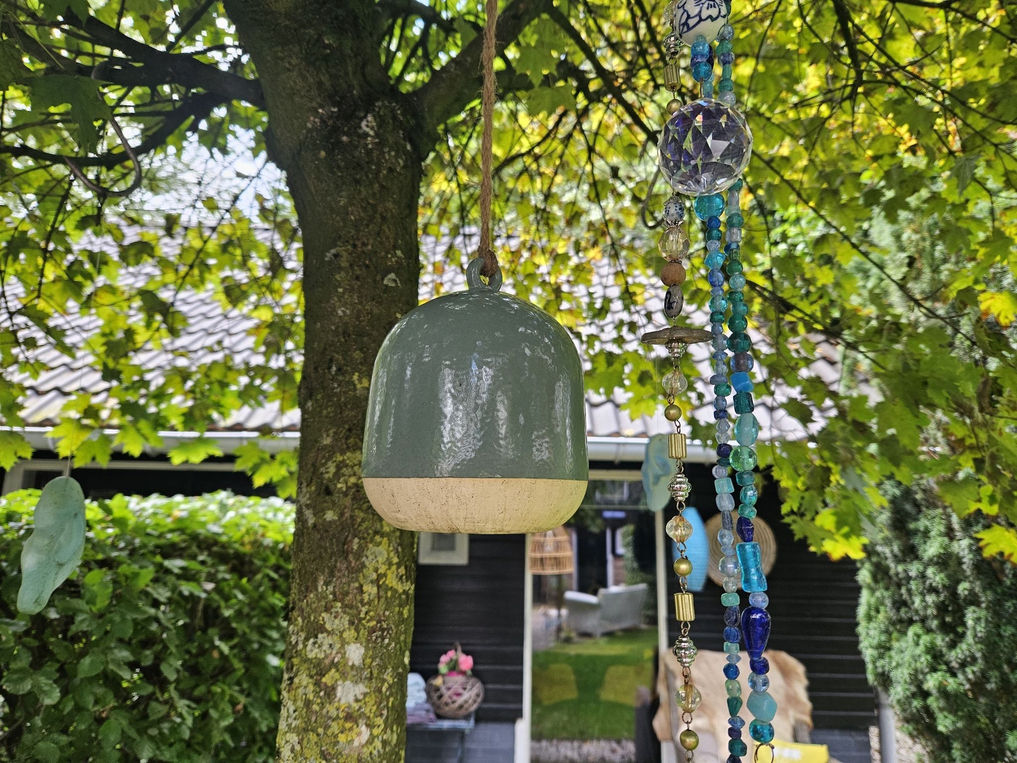 De tuin van Vakantiehuis 'Het Atelier' in Sleen