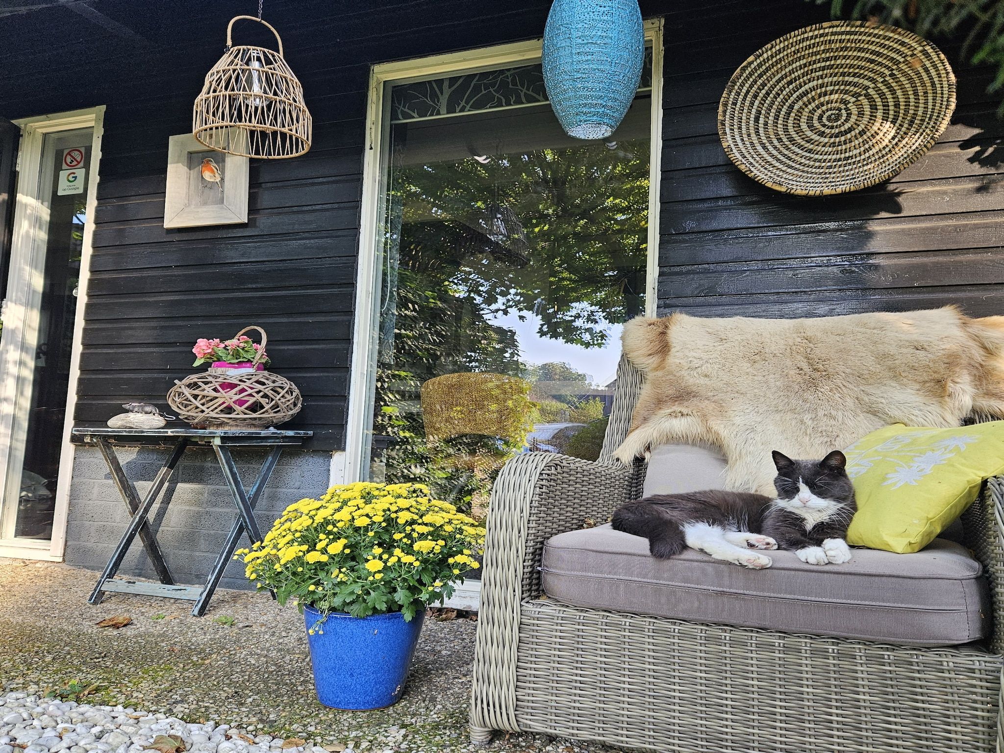 Het terras van Vakantiehuis 'Het Atelier' in Sleen