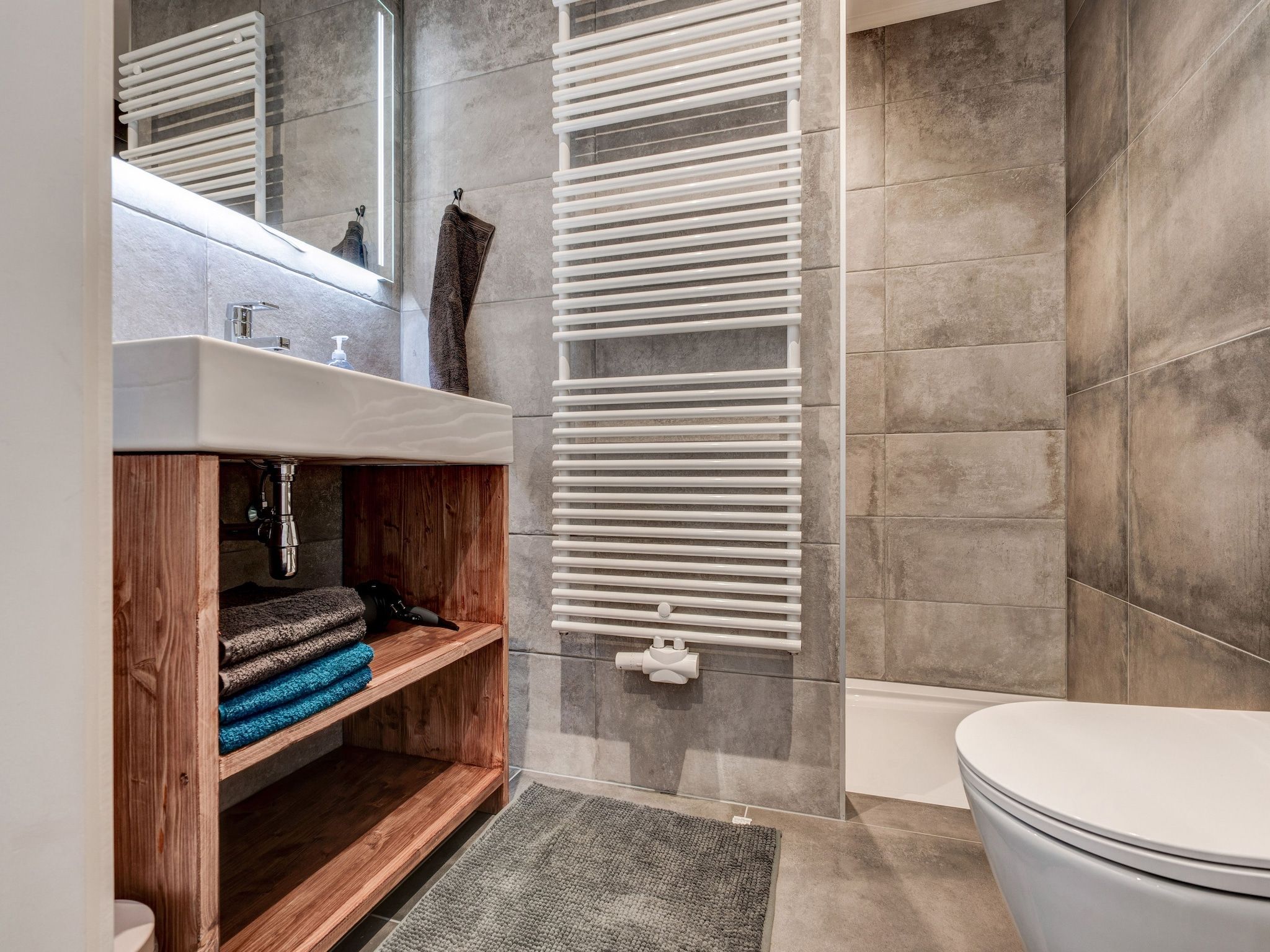 De badkamer van Boerderij Koatstertille in Friesland