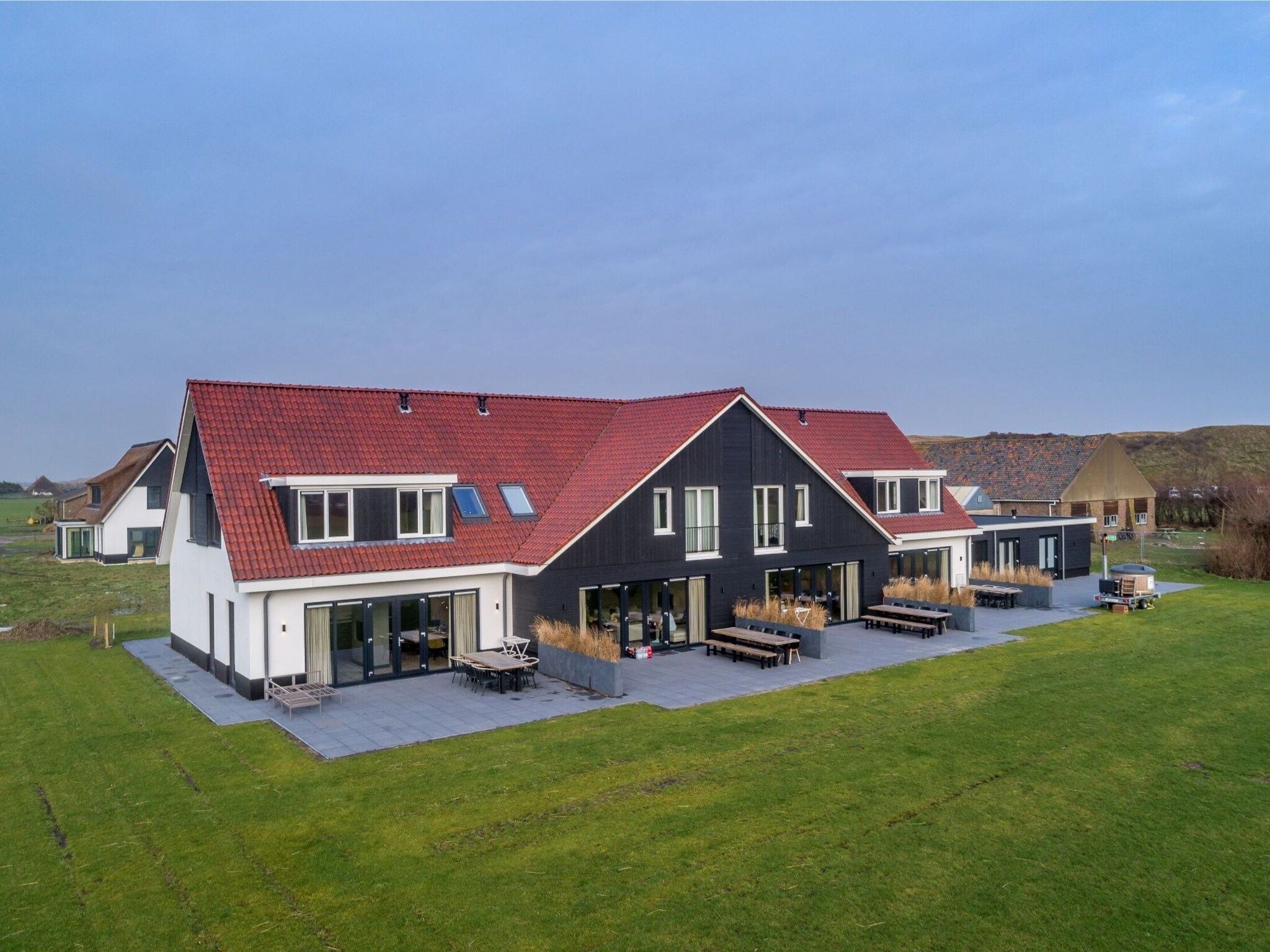 De buitenkant van P-Princenhof C in De Cocksdorp