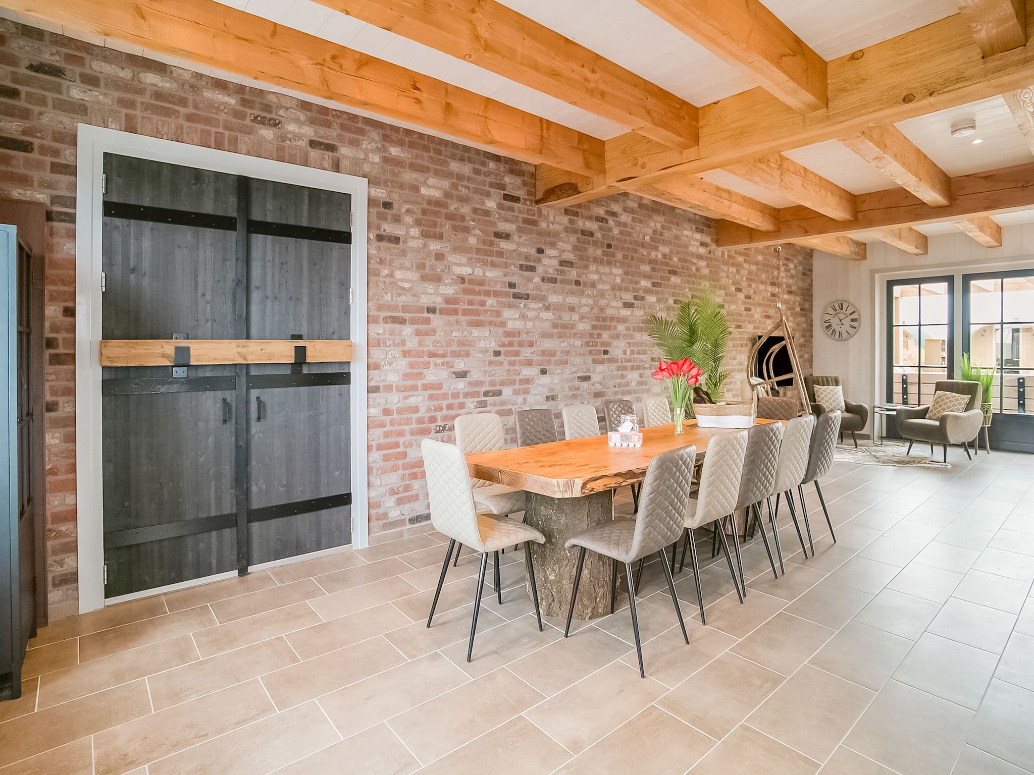 De eetkamer van Hazenborgh - Duinhuis 2 in Callantsoog