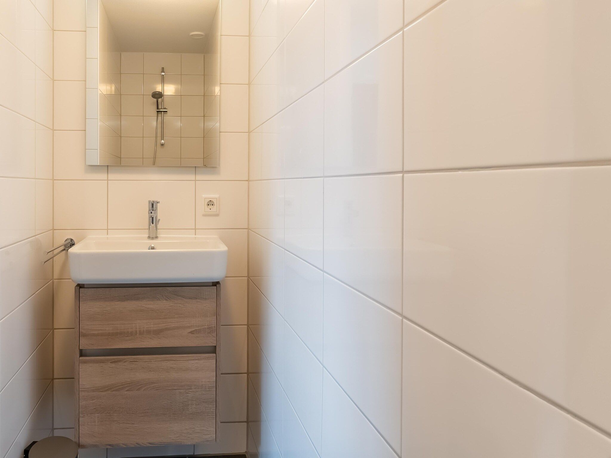 De badkamer van De Reiger Huis Nr 46 in Scherpenisse