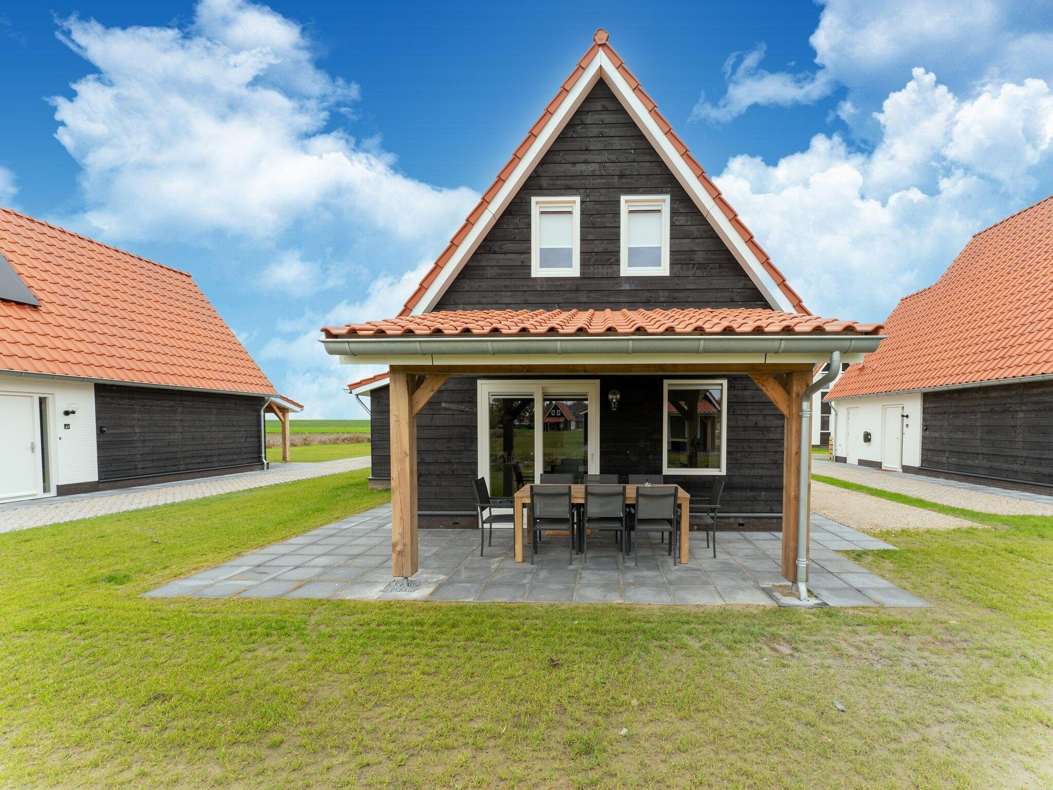 De buitenkant van De Reiger Huis Nr 46 in Scherpenisse