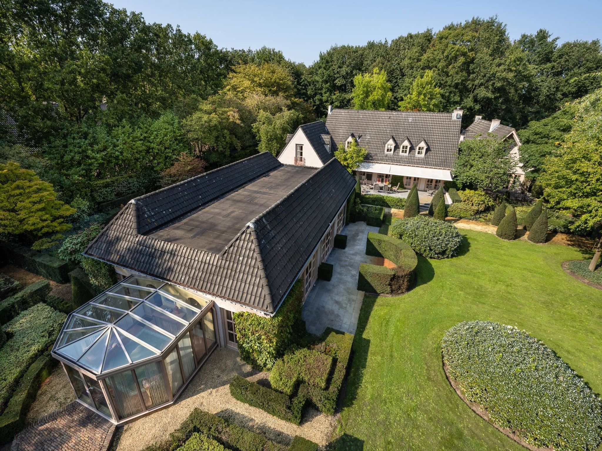 De buitenkant van Villa Loonse Duinen in Drunen