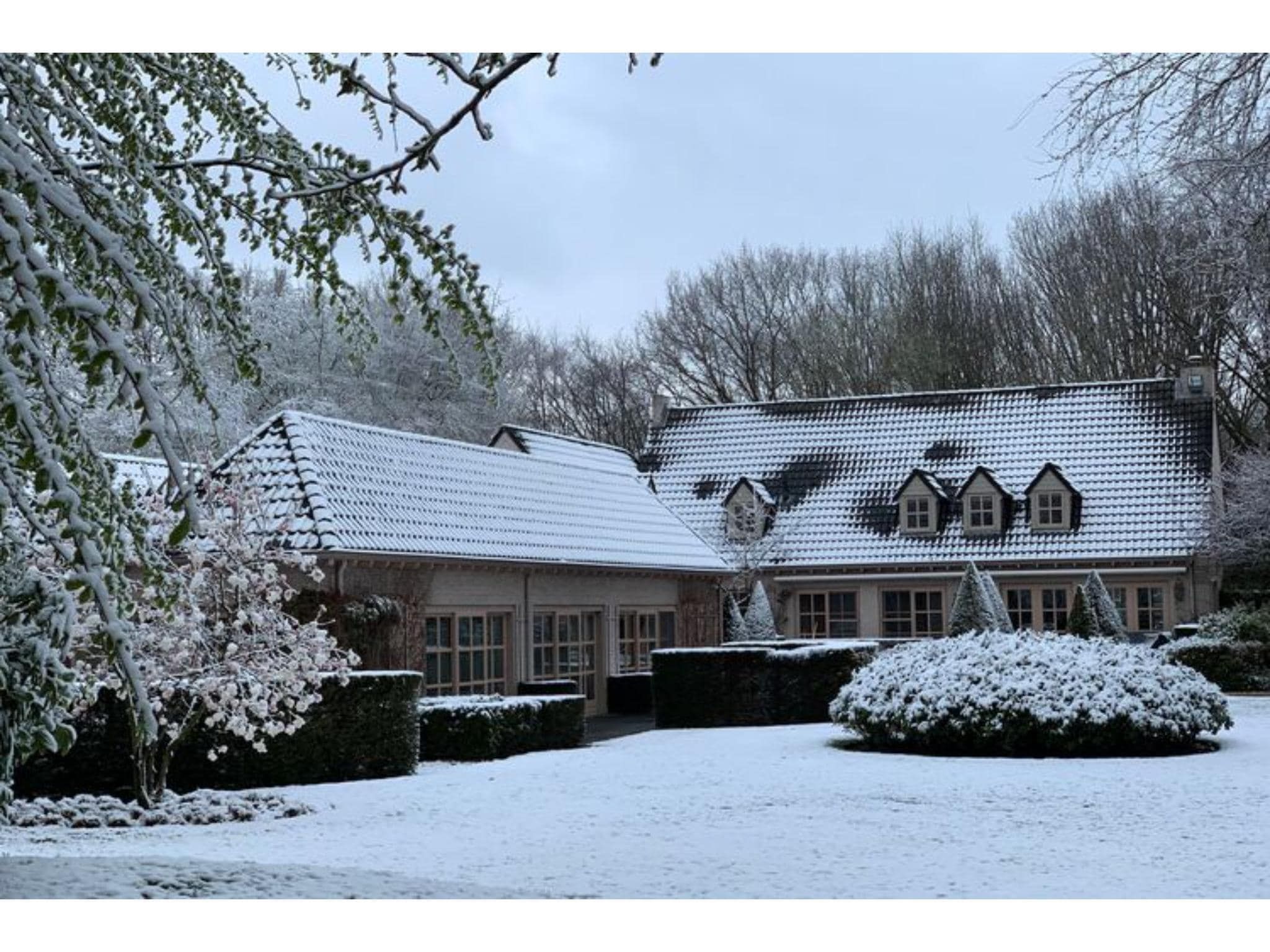De buitenkant van Villa Loonse Duinen in Drunen