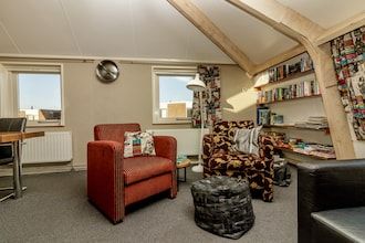 Thuis met vinyl, fietsen en waterwegen in Easterlittens