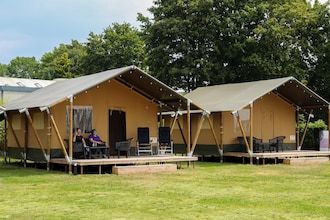 Glamping Tent in Nederland met Terras in Lathum