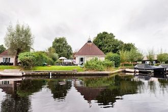 Bungalow met sauna en natuur in Friesland
