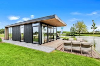 Schitterend chalet aan het water op een mooi park in Kesteren