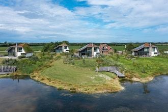 Luxe natuurvilla met hottub en sauna in De Waal