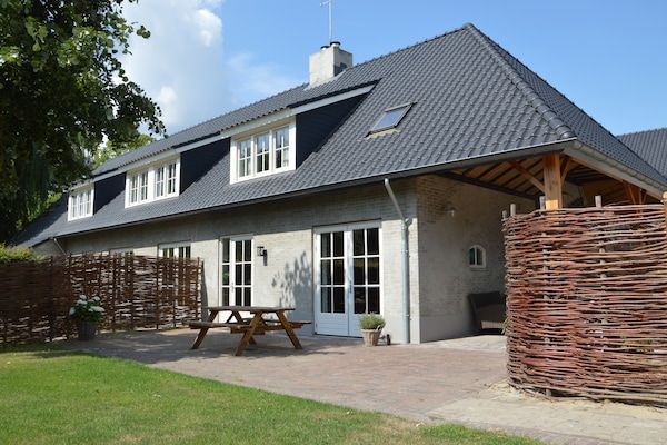 Buitenkant - Vakantiehuis in Haaren met terras in Haaren (1)