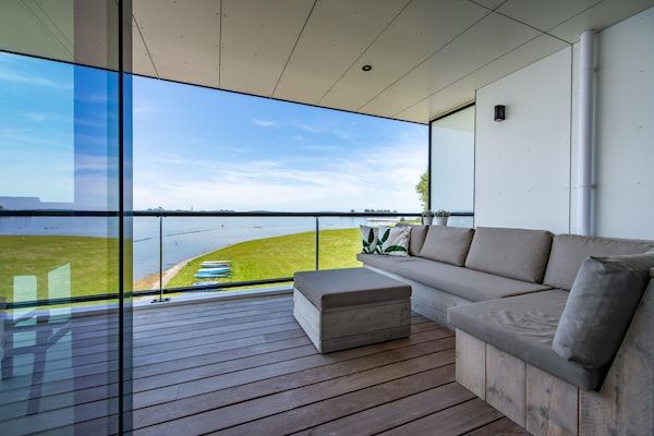 Terras - Appartement in Veere met Uitzicht op Meer in Kamperland (4)