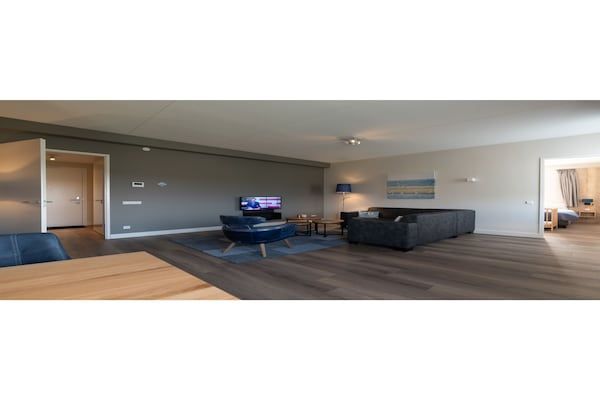 Woonkamer - Appartement in Colijnsplaat met Sauna in Colijnsplaat (2)