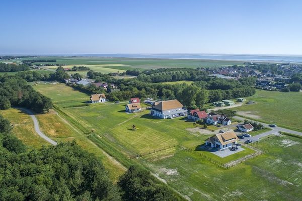 Uitzicht - Rustieke boerderij op Texel met terras in De Cocksdorp Texel (4)
