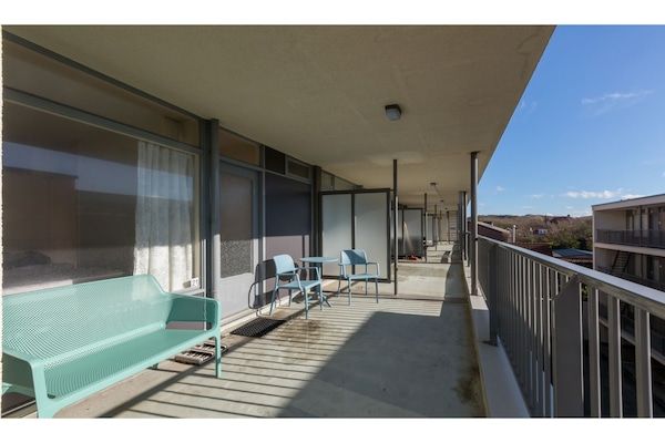 Terras - Romantisch vakantiehuis aan de kust met balkon in Zoutelande (4)