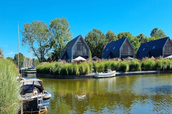 Buitenkant - Eco-villa aan het Slotermeer in Balk (2)