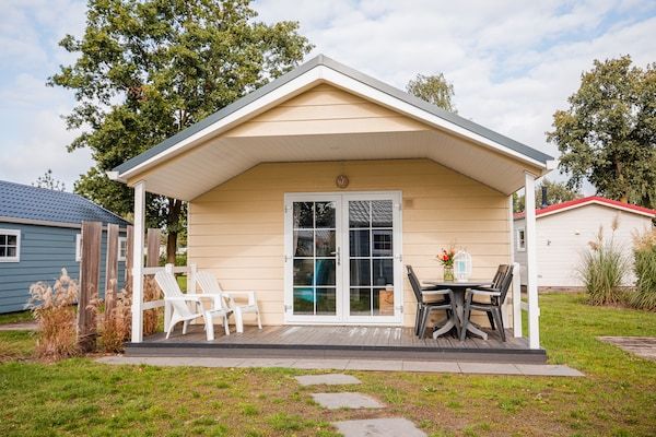 Terras - Overdekt Terraschalet aan Leukermeer in Well (5)