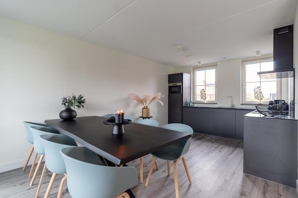 Eetkamer - Vakantiehuis in Zeeland bij de Zee in Colijnsplaat (2)