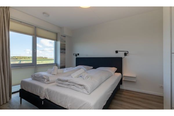 Slaapkamer - Appartement op Tholen bij Oosterschelde in Scherpenisse (4)
