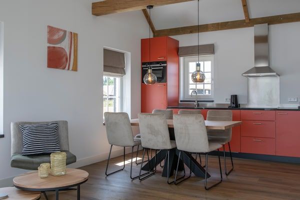 Keuken - Villa met rieten dak midden in de natuur in Someren (4)