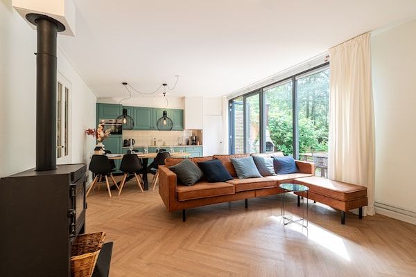 Woonkamer - Vakantiehuis in Zelhem met Hottub & Bos in Zelhem (3)