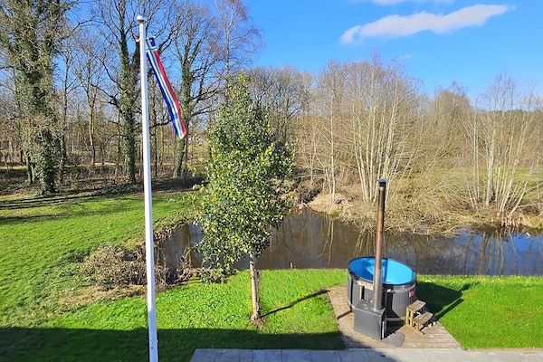 18 pers Ellersinghuis wellness met houtgestookte hottub in Vlagtwedde - Foto 2 van 28