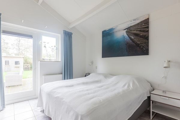 Slaapkamer - Vakantiehuis in Zeeland bij de kust in Wemeldinge (4)