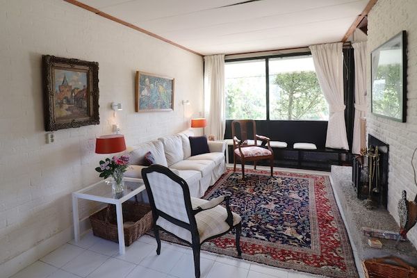 Woonkamer - Vakantiehuis in Noordwijkerhout bij Bos & Meer in Noordwijkerhout (1)