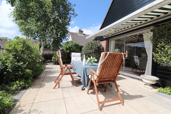 Terras - Vakantiehuis in Noordwijkerhout bij Bos & Meer in Noordwijkerhout (5)