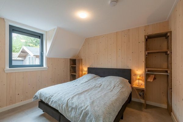 Slaapkamer - Vakantiehuis aan zee met tuin in Groote Keeten (5)