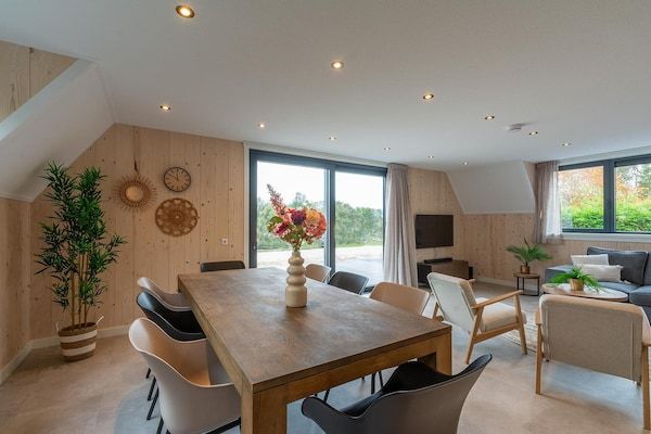 Eetkamer - Vakantiehuis aan zee met tuin in Groote Keeten (3)
