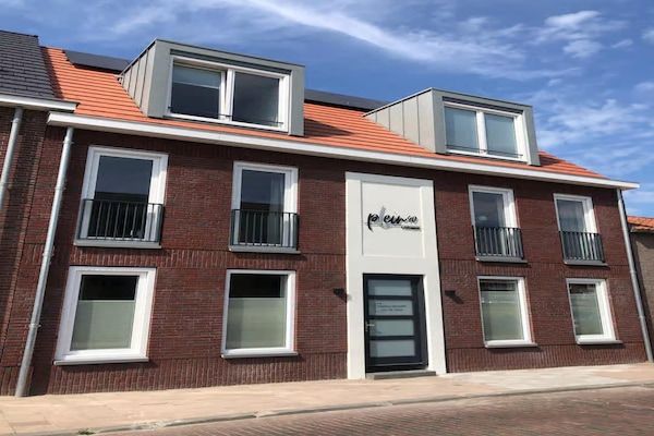 Buitenkant - Lodge met prachtig uitzicht op de tuin in Zoutelande (1)