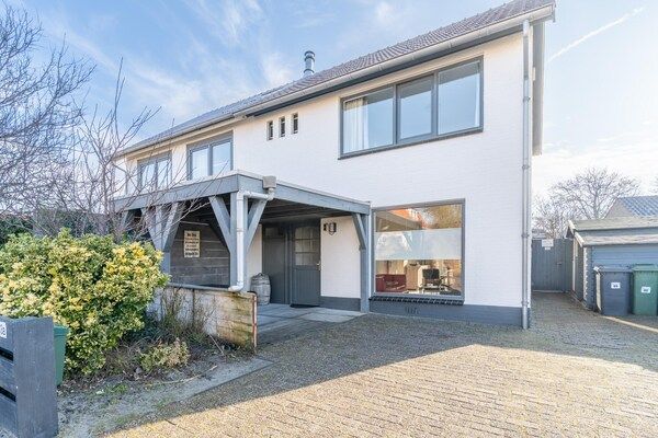 Buitenkant - Moderne en sfeervolle 5-persoons vakantiewoning in De Koog (1)