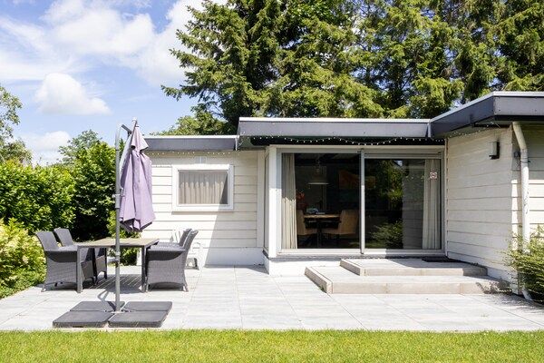 Buitenkant - Huis & Meer nabij het Ijsselmeer in Lemmer (1)