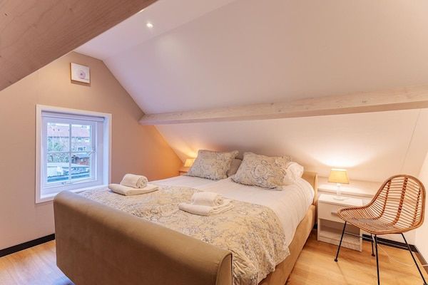 Slaapkamer - Modern vakantiehuis in Vrouwenpolder in Vrouwenpolder (4)