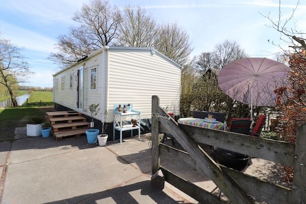 Buitenkant - Gezellig chalet met uitzicht over de landerijen in Drachten (1)