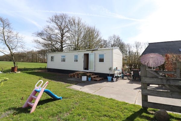 Buitenkant - Gezellig chalet met uitzicht over de landerijen in Drachten (3)