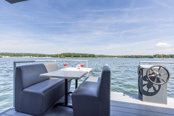 Uitzicht - Woonbootjachthaven met bubbelbad in Middelaar (5)