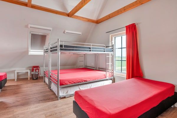 Slaapkamer - Landhuisverblijf voor 20 gasten in Snelrewaard in Snelrewaard (5)