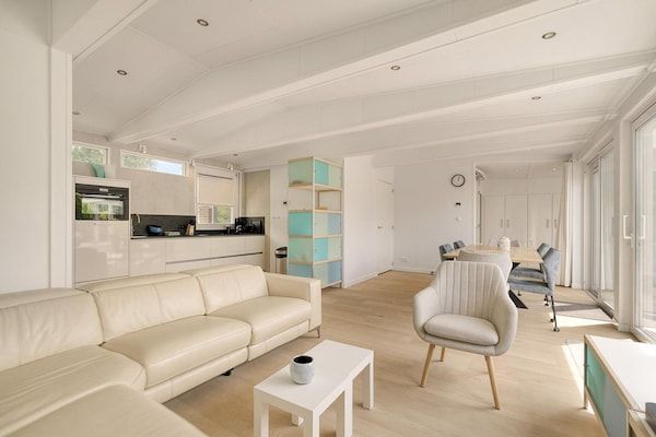 Woonkamer - Moderne Ecowoning Sint Maartenszee in Sint Maartensvlotbrug (2)
