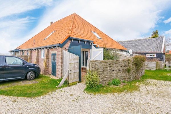 Buitenkant - Gezellige vakantiewoning in een boerderij in Callantsoog (1)