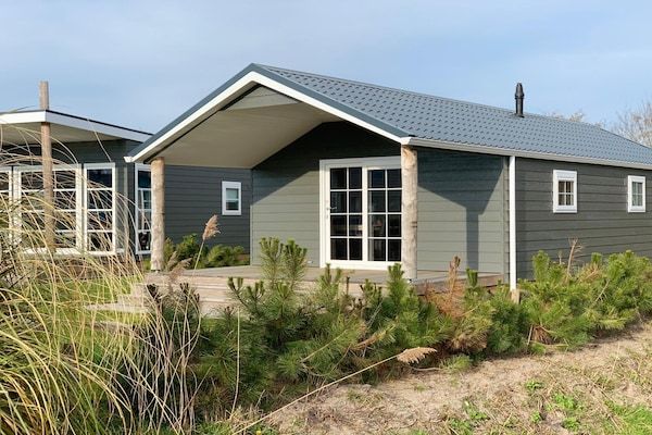 Buitenkant - Vakantiehuis voor 6 personen met veranda op Texel in Den Burg (1)