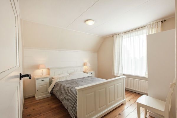 Slaapkamer - Verblijf in de buurt van de kust van Seeland. in Aardenburg (4)