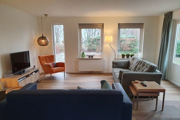 Woonkamer - Vakantiehuis in Heeten bij Bosroutes in Heeten (2)